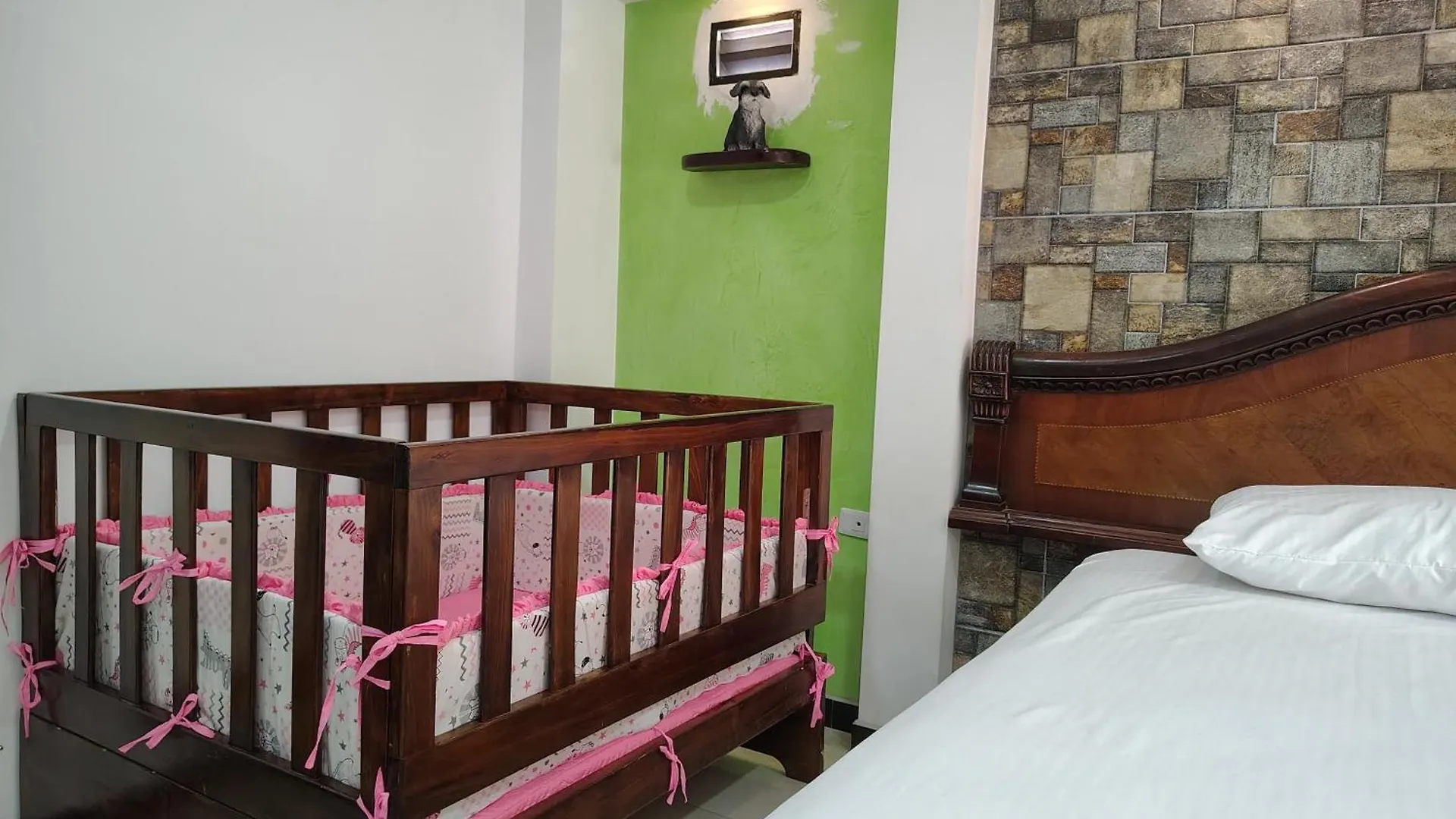 Сasa de vacaciones Casa Hevenie, Hospedaje Familiar Comodo Y Bien Ubicado Medellín Colombia