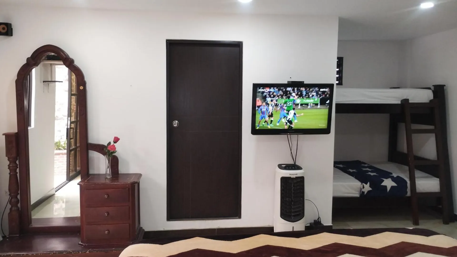 Tatil Evi Casa Hevenie, Hospedaje Familiar Comodo Y Bien Ubicado Medellín